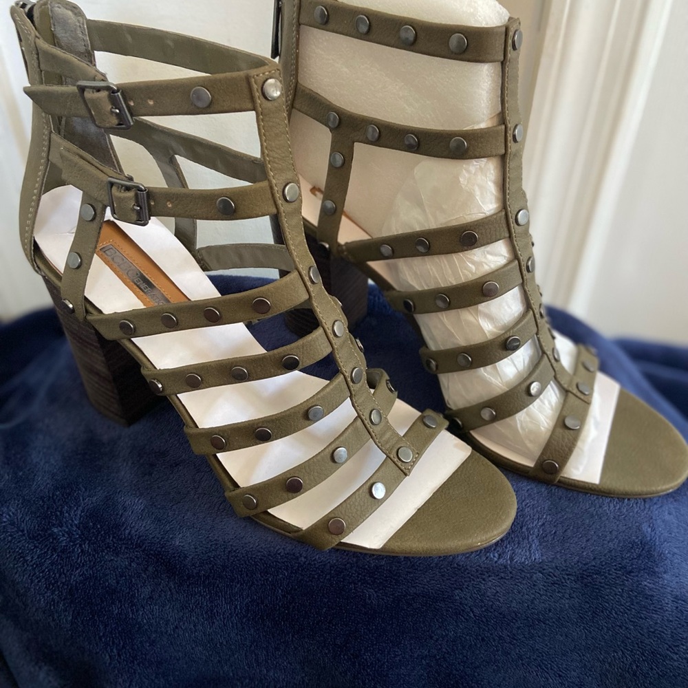 NWOB BCBGeneration Chasta Sz 10, Green Gladiator Heel